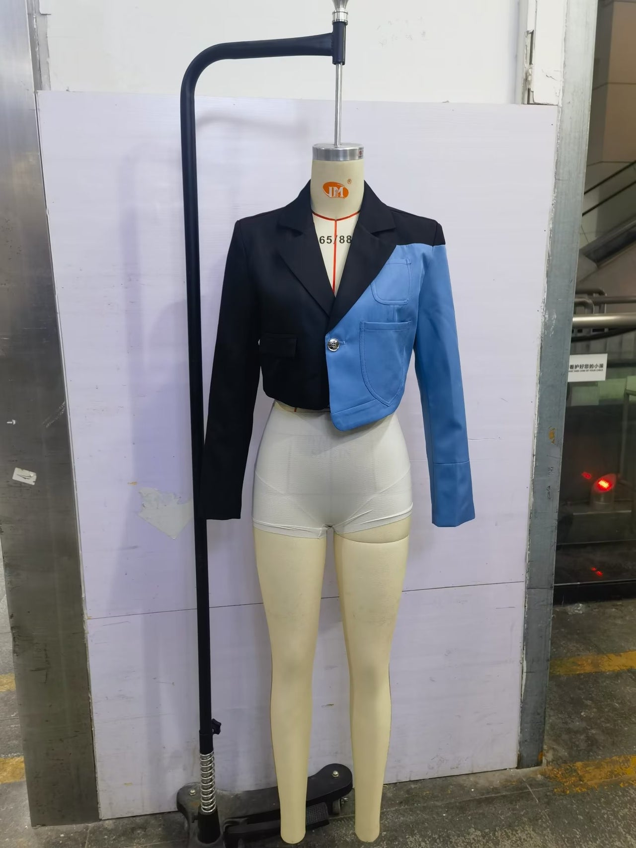 Blue and Black Contrast Color Pant Suit Set - Modestly Vogue 