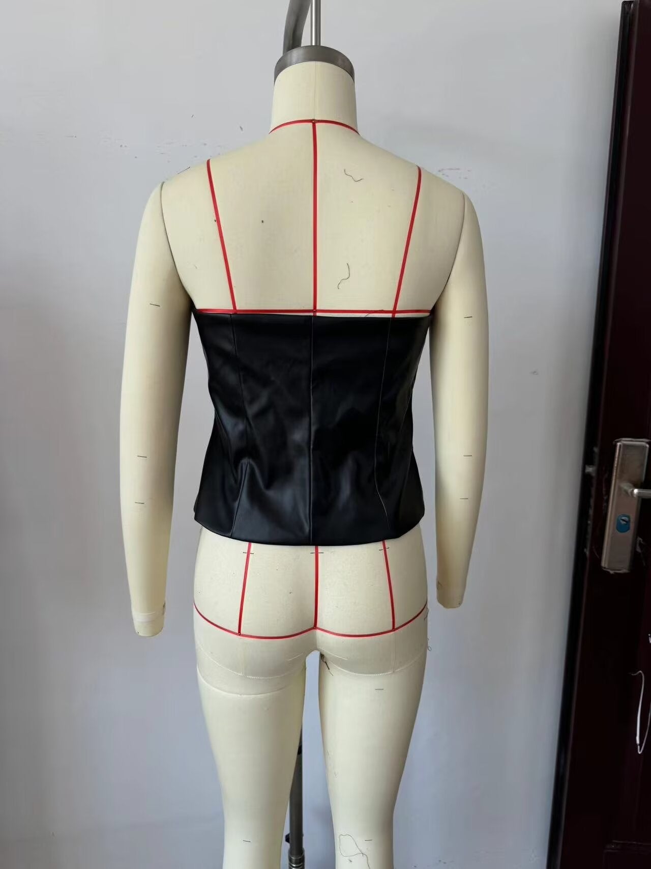 Black Women Single Breasted Short Faux Leather Off Neck Tight Backless Small Tube Top