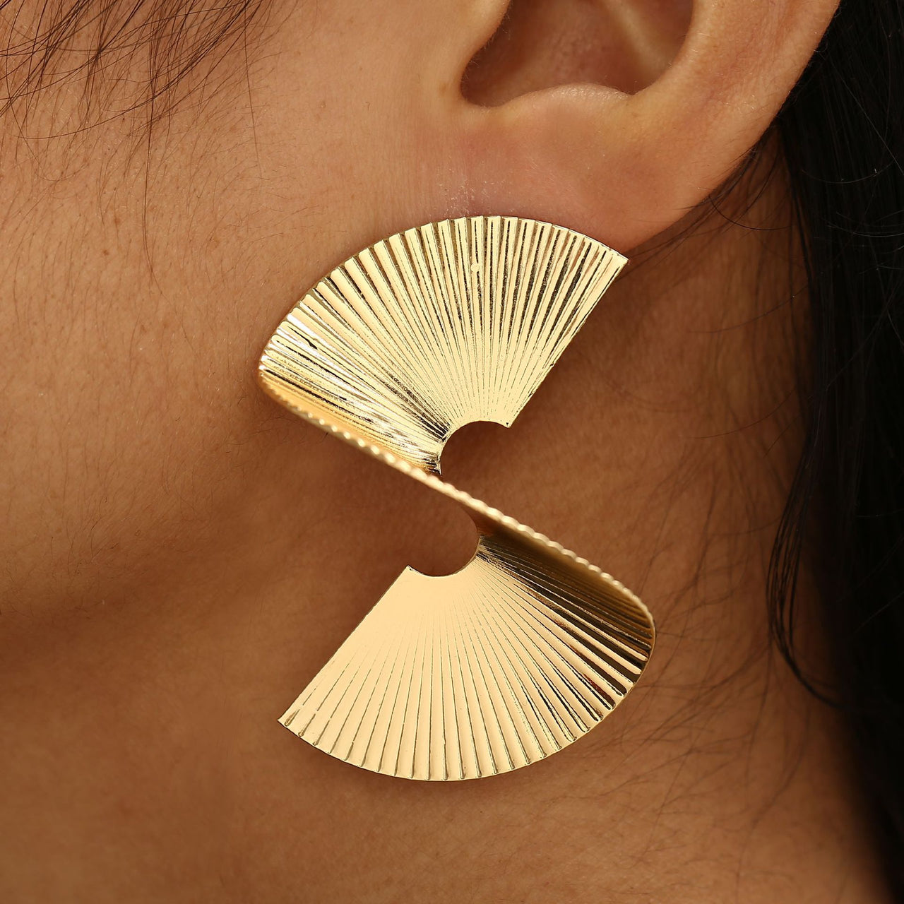 Personality Irregular Spiral Fan Leaf Earrings - Modestly Vogue 