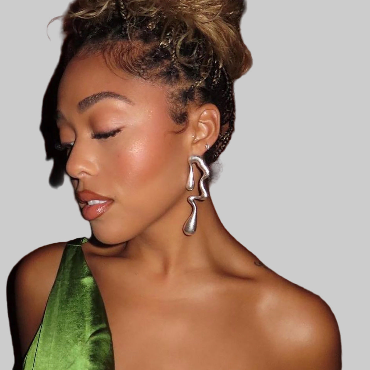 Women's Liquid Metallic Water Drop Ear Studs - Modestly Vogue 