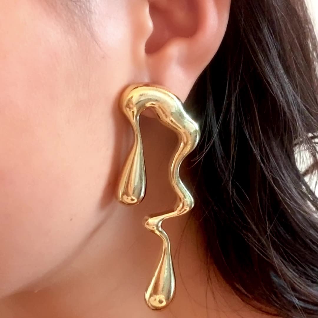 Women's Liquid Metallic Water Drop Ear Studs - Modestly Vogue 