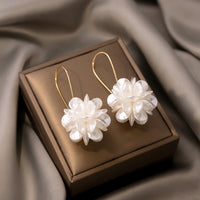 Women's Fashion White Petal Geometric Earrings - Modestly Vogue 