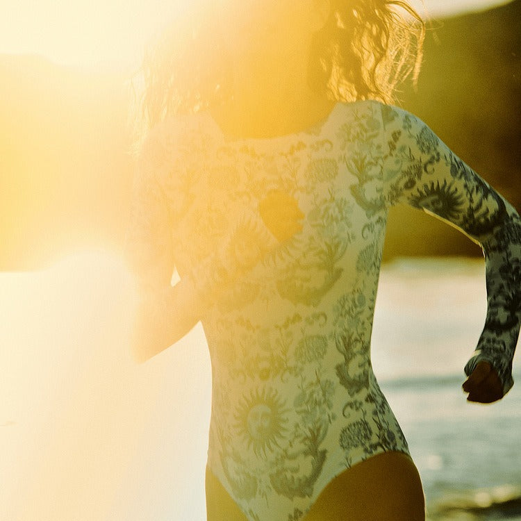 Long Sleeve One-piece Swimsuit Female Surfing Suit - Modestly Vogue 
