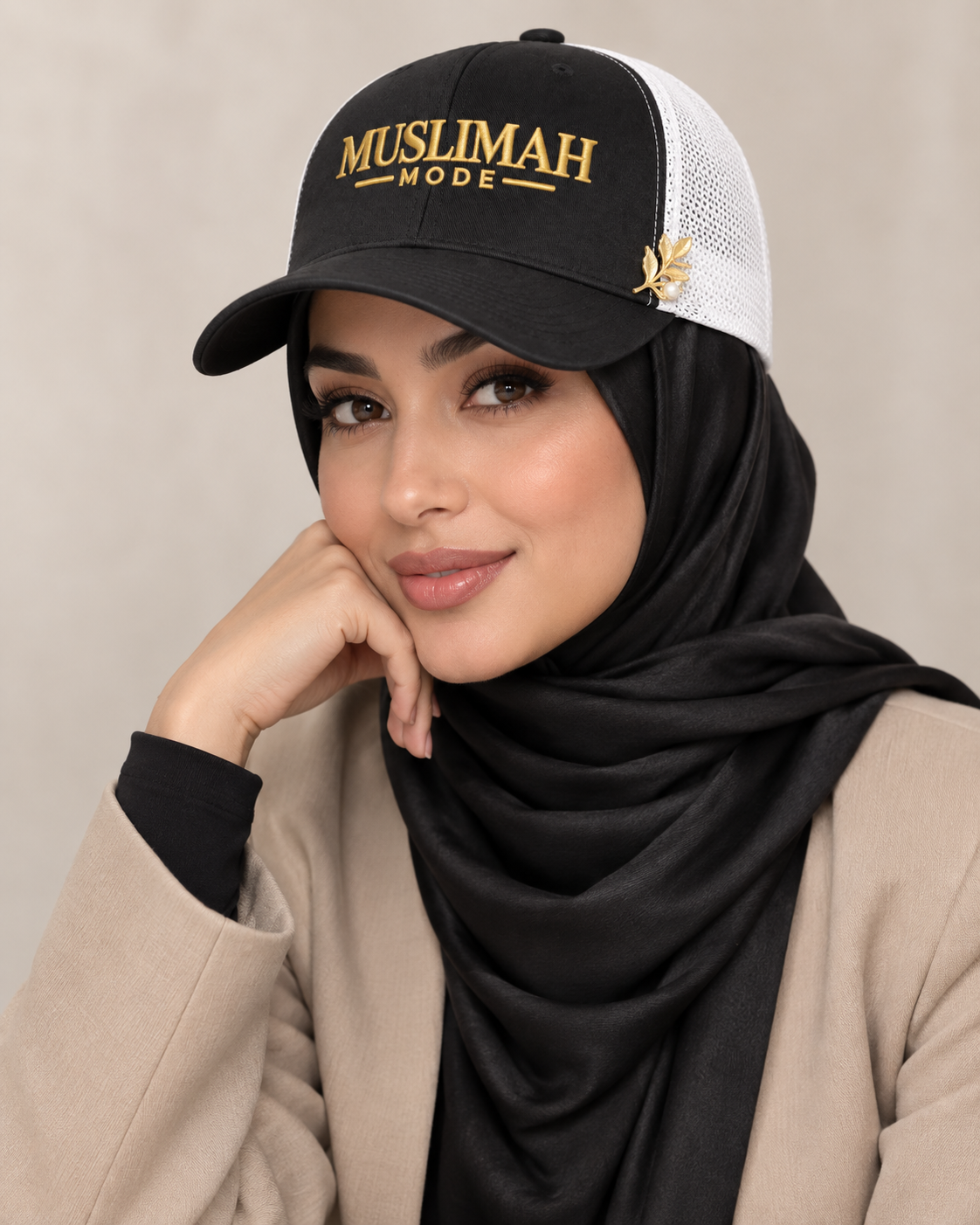 Muslimah Mode Embellished Trucker Hat