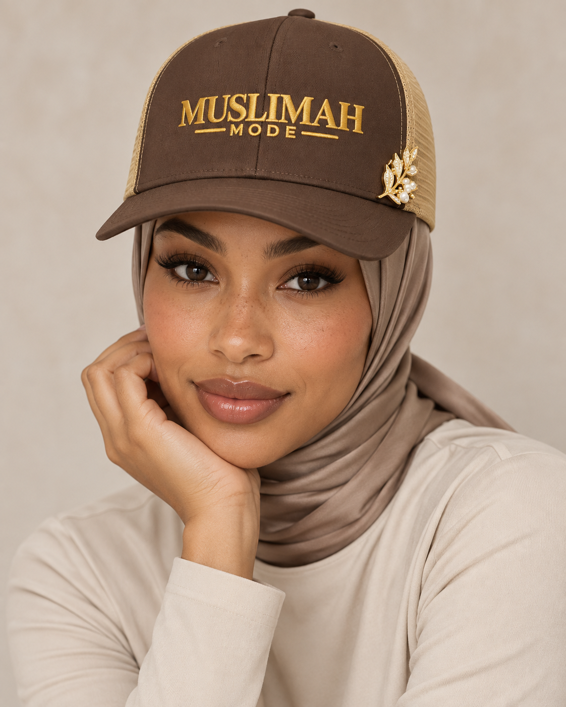 Muslimah Mode Embellished Trucker Hat