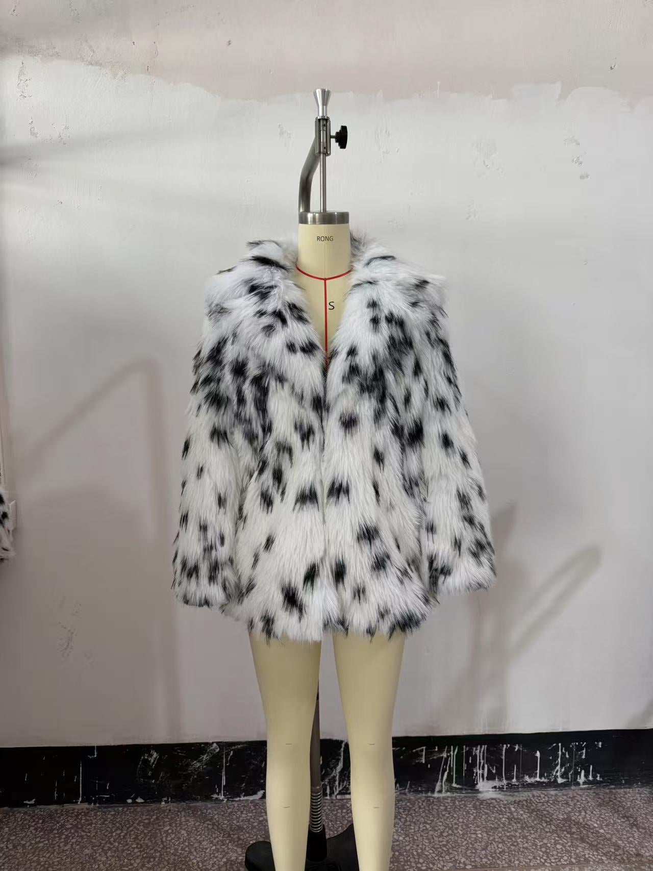 Autumn Faux Fur Fur Coat Black White Spots Leopard Print Collared Furry Coat