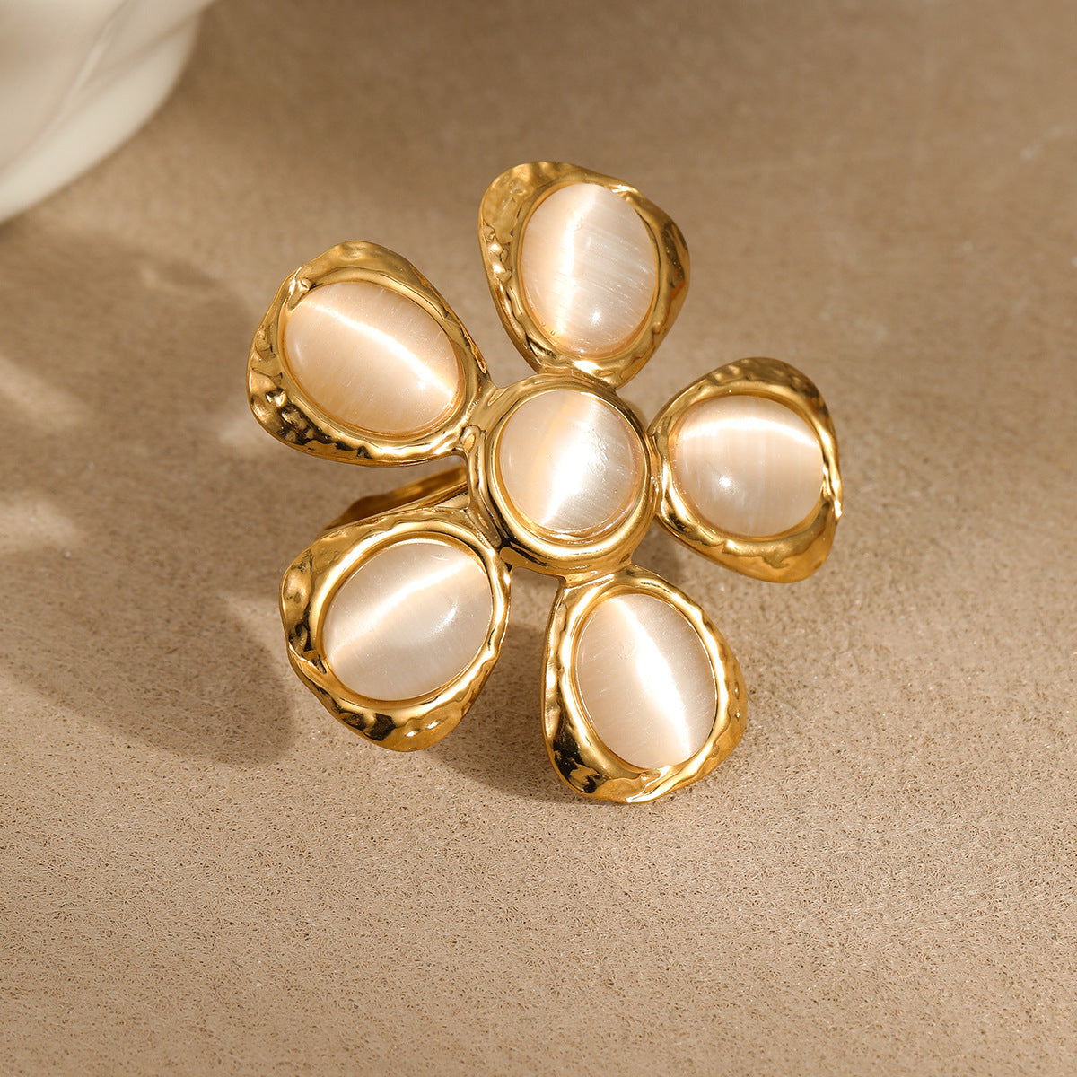 Vintage 18K Gold Stainless Steel High Grade Cat Eye Hammer Pattern Floral Earrings Eardrops